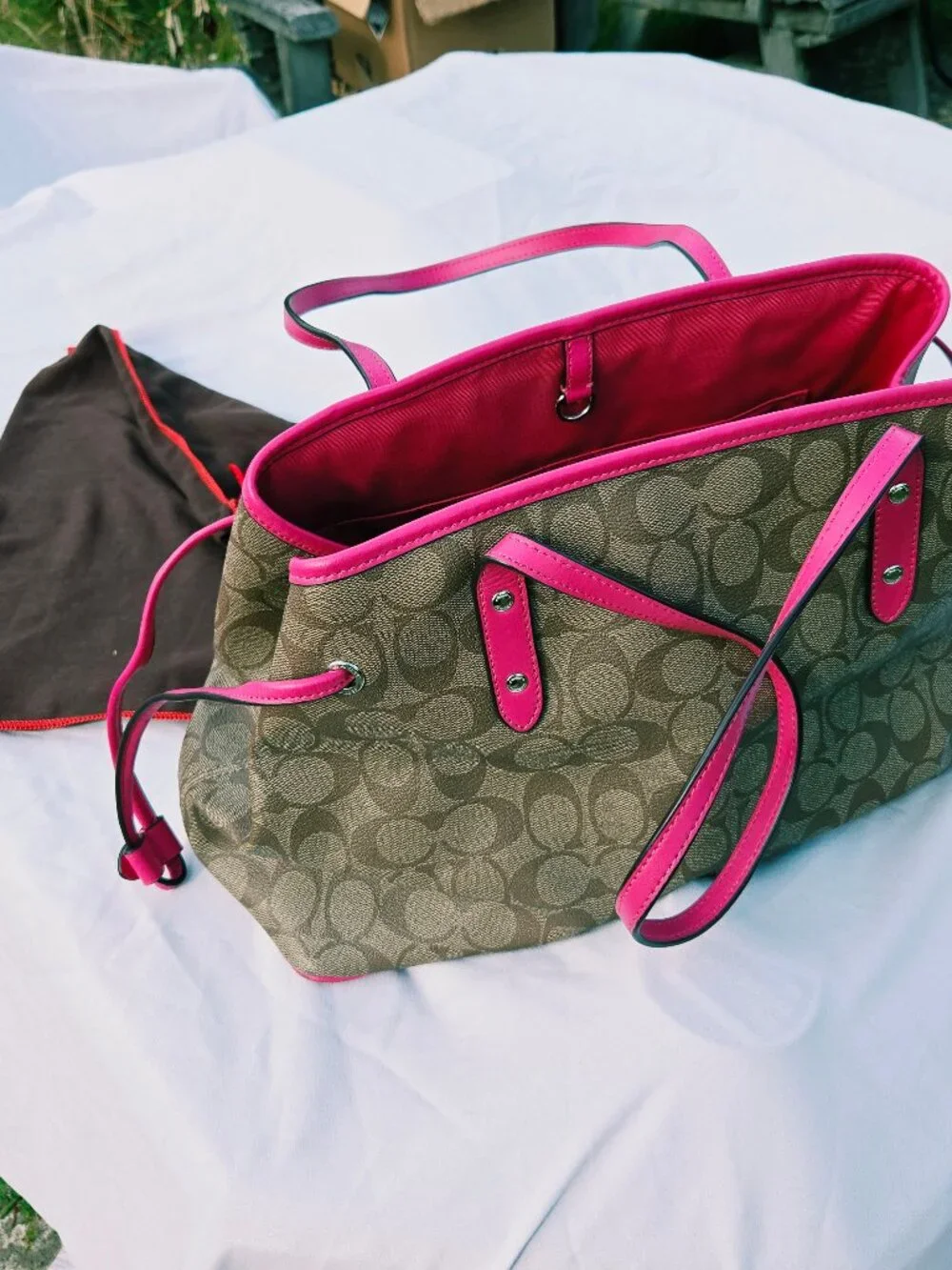 Authentic Coach Signature Drawstring Carry All Tote Pink Leather CC Print Bag